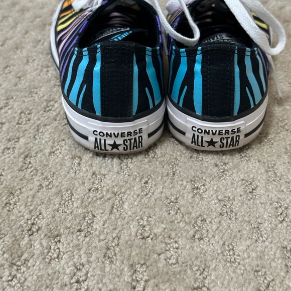 Women’s Converse All Star size 8 - Picture 6 of 9